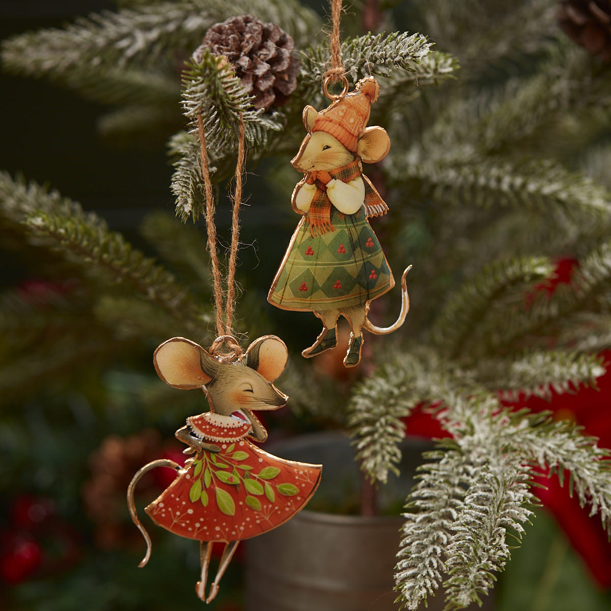 Vintage Mouse Metal Hanger