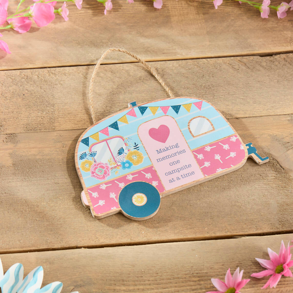 Making Memories Floral Caravan Hanger