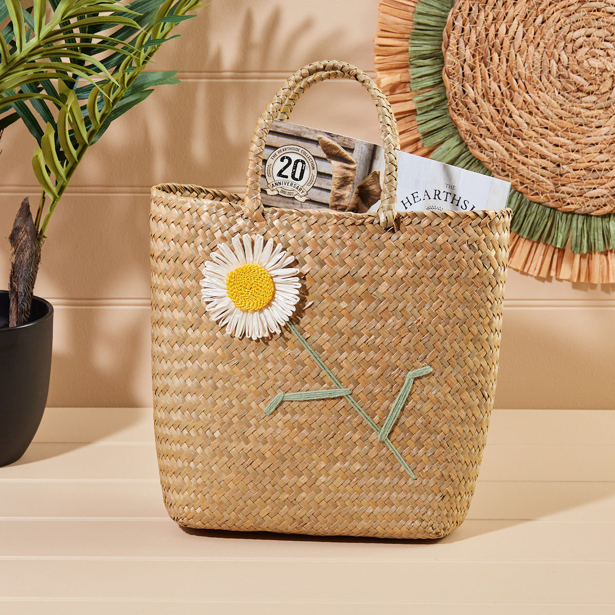 Woven Grass Bag with Paper Daisy