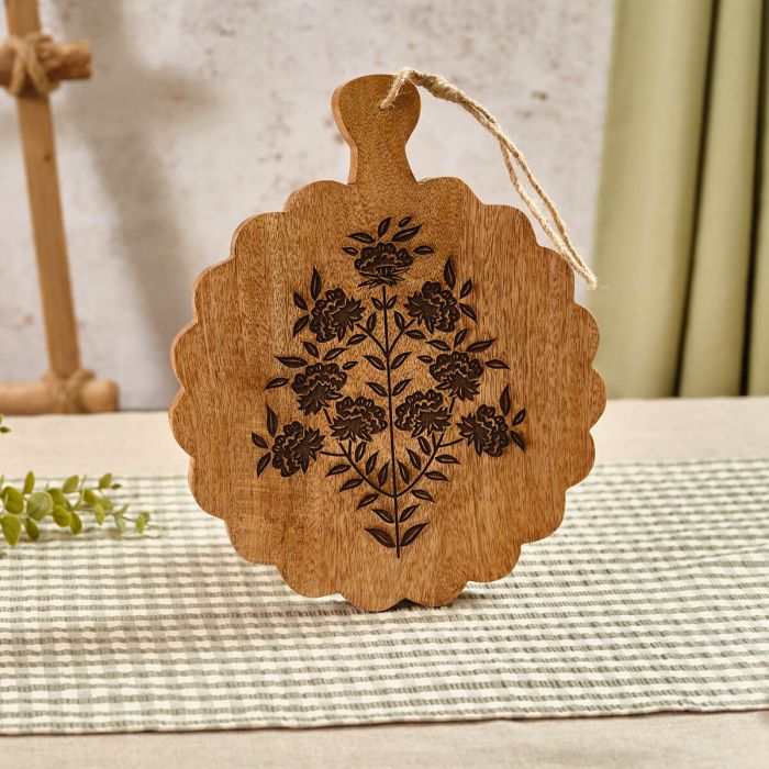 Flourish & Foliage Etched Scallop Chopping Board Small