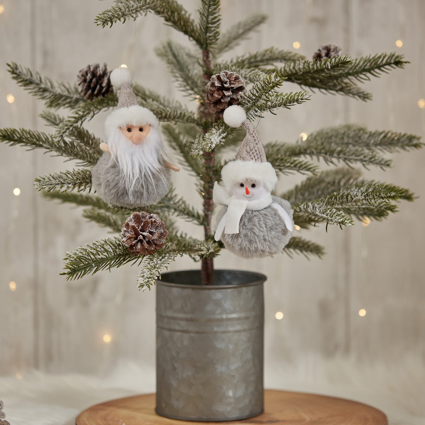 Christmas Pom Pom Hanger