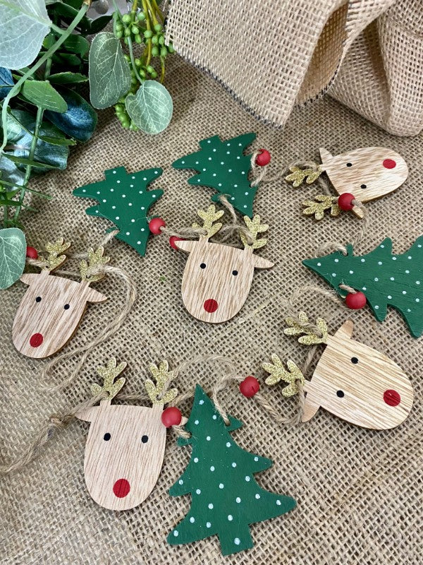 Simple Reindeer Garland